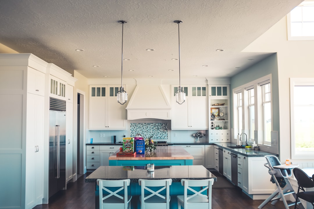 10 Stunning Kitchen Island Lighting Ideas